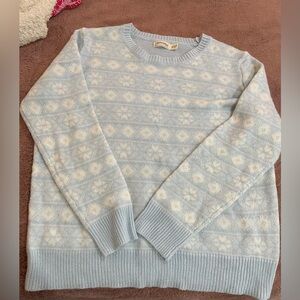 Vintage-like baby blue winter sweater